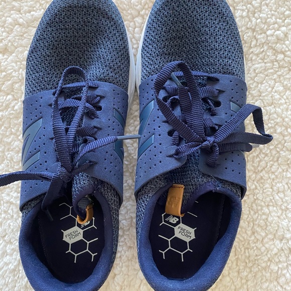 New Balance fresh foam workout shoe - Picture 3 of 7